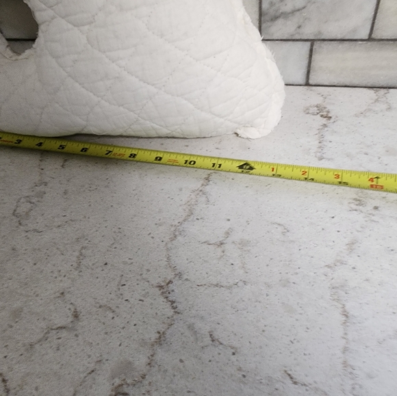 Upcycled vintage quilt ghost pillow with vintage button eyes - Picture 4 of 6